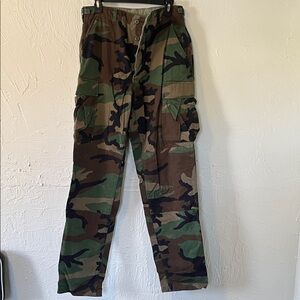 Men's Woodland Camo Cargo Pants - Durable Green/Brown Tactical Style